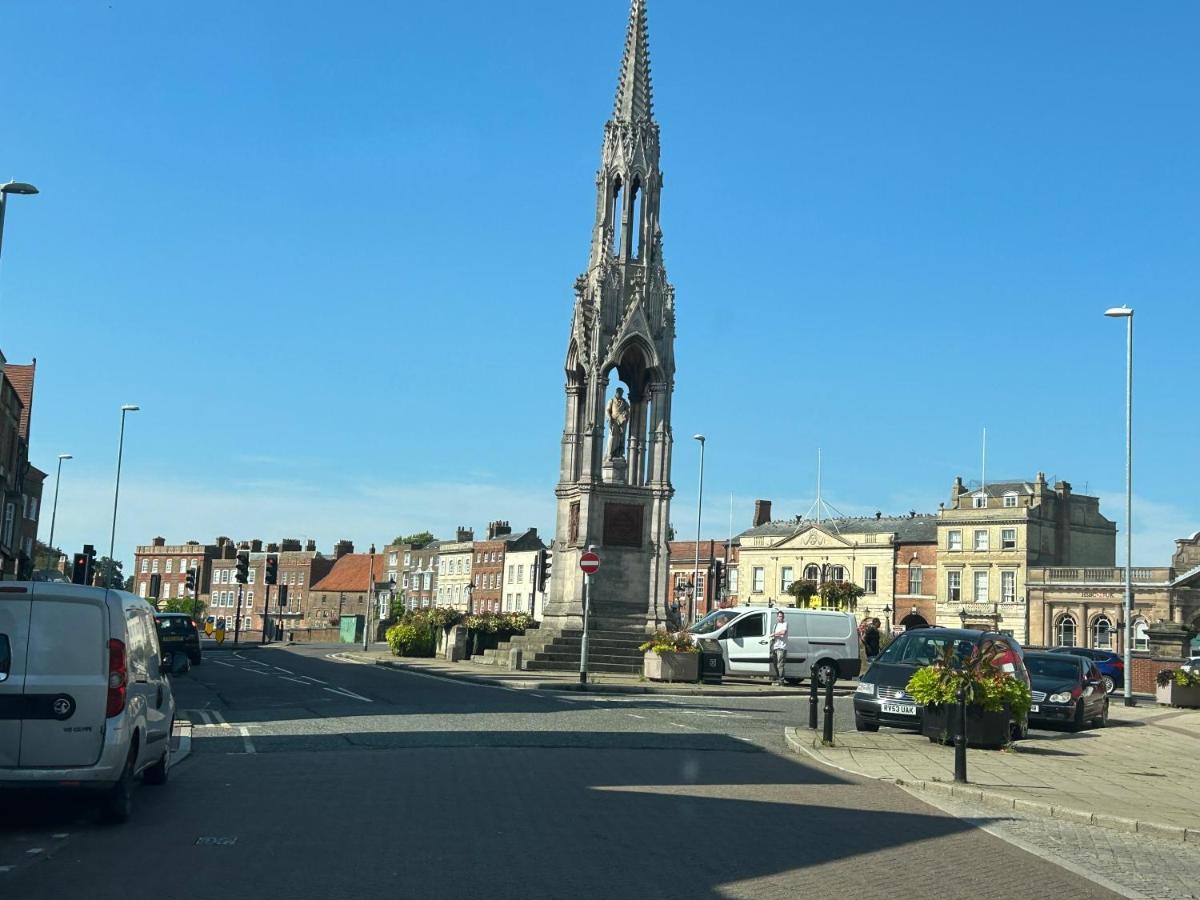 Park View Is A Beautiful Whole Entire House Close To Town Centre, Sleeps 8 In 4 Rooms, 2 Doubles And 4 Single Beds With 2 Shower Rooms, Available For Holidays, Insurance Stays, Trades People, Contractors, Pets Welcome Wisbech Exterior foto
