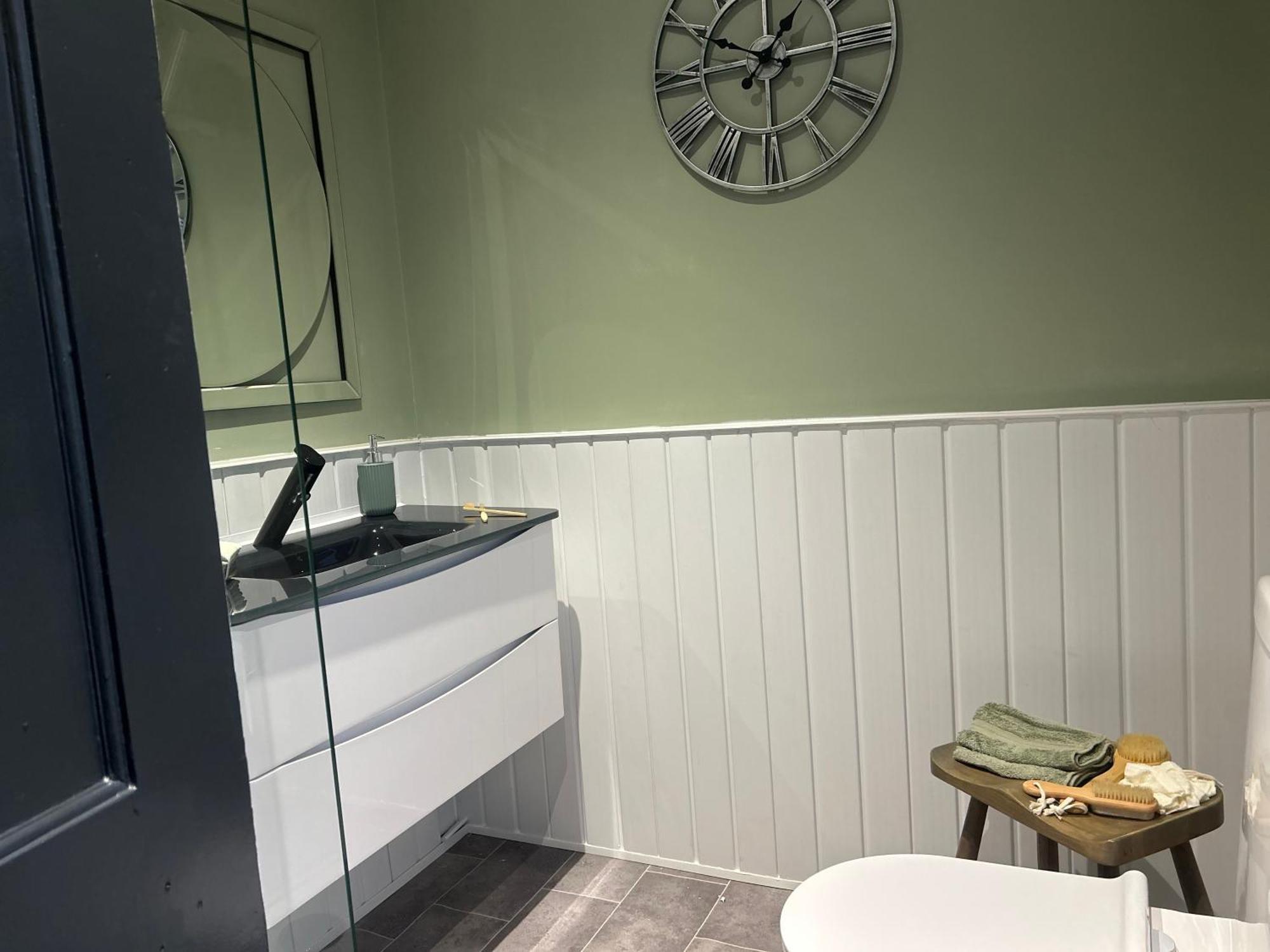 Park View Is A Beautiful Whole Entire House Close To Town Centre, Sleeps 8 In 4 Rooms, 2 Doubles And 4 Single Beds With 2 Shower Rooms, Available For Holidays, Insurance Stays, Trades People, Contractors, Pets Welcome Wisbech Exterior foto